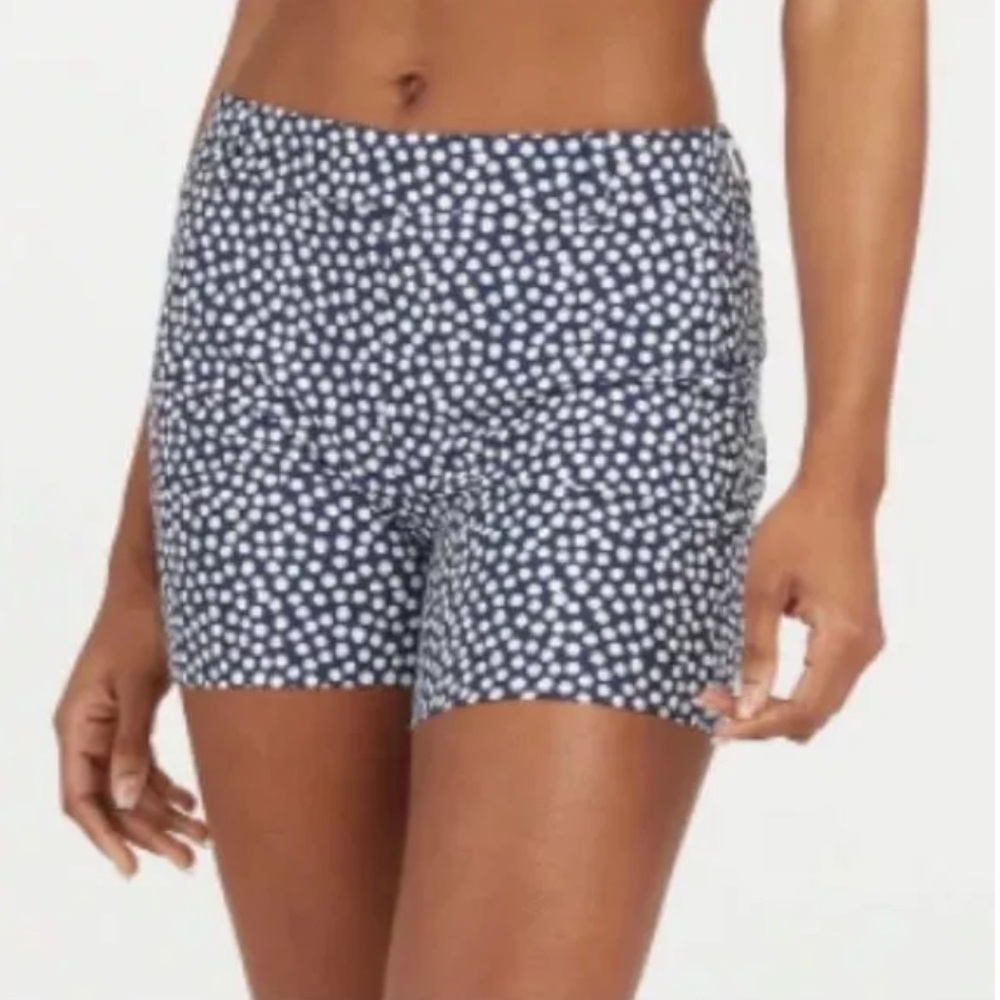 Spanx 4” Sunshine Shorts in Navy Polka Dot - Size XL
